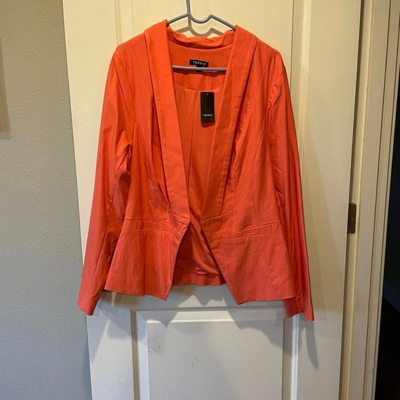 NWT Torrid Cutaway Blazer - Picture 3 of 4